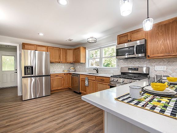 2nd image of 32 Archer Way