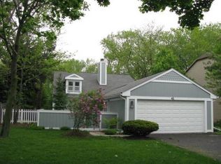 41 Knightsbridge Dr, Mundelein, IL 60060