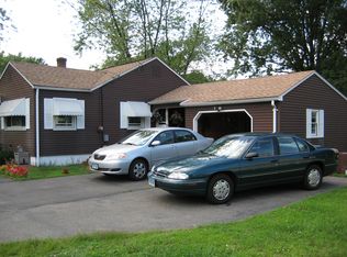 478 Halfway House Rd, Windsor Locks, CT 06096