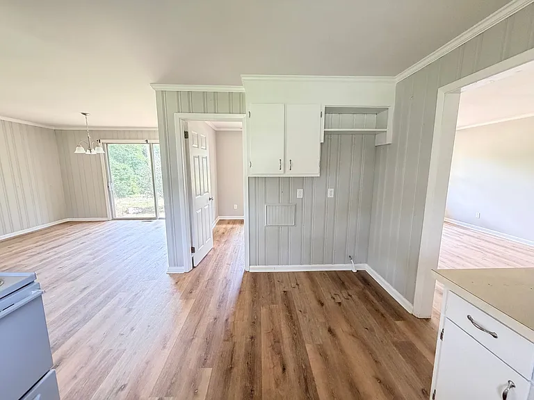 1107 W Park Ave — Photo 8