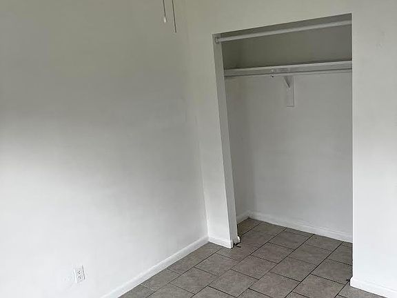 4th image of 472 N Briarcreek Point