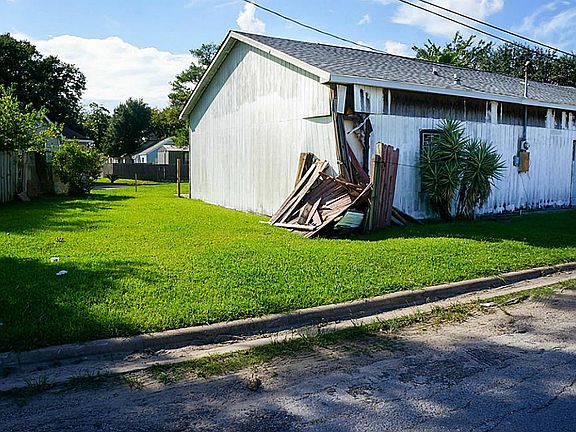 5th image of 406 Winona Dr
