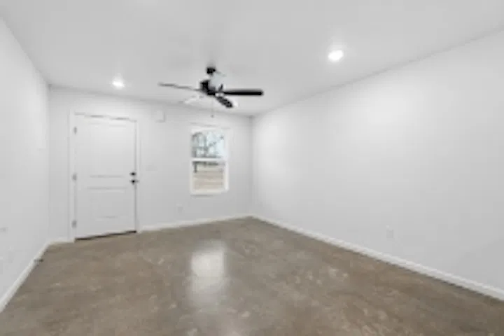 2 bed, 1034 sqft, $1,275 — Photo 4