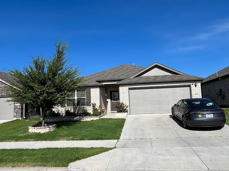 8709 Heliotrope Ln — Photo 2