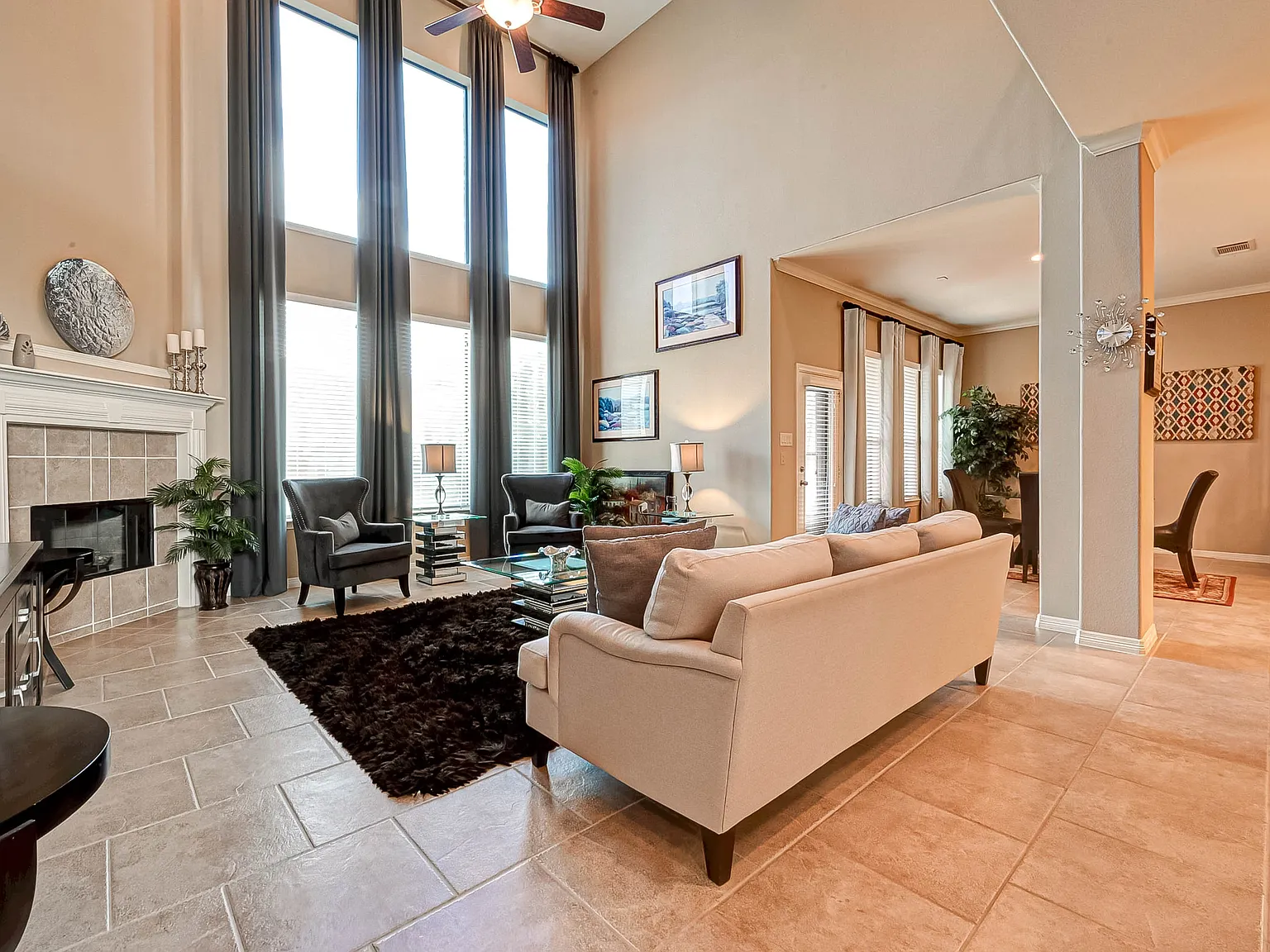 5 bed, 4166 sqft, $4,500 — Photo 4