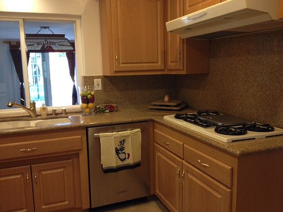 4th image of 1376 Hendrix Ave