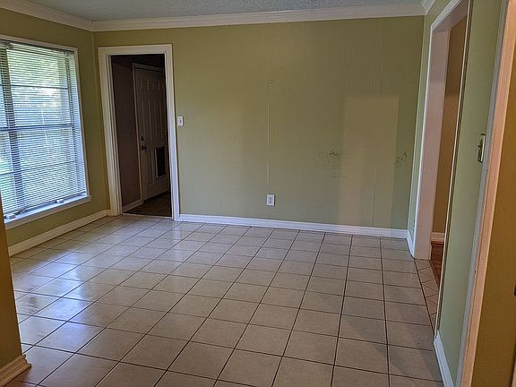 5th image of 1815 Millwood Dr