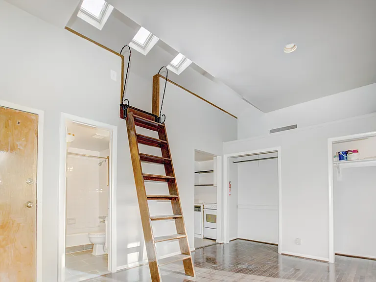 614 Elliott St NE #2C — Photo 6