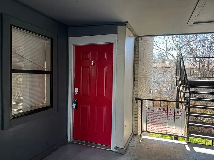 270 Tampa Dr #M9 — Photo 3
