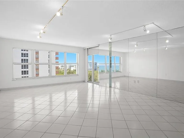3000 E Sunrise Blvd #12E — Photo 9