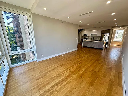 Rented by EXR | media 26