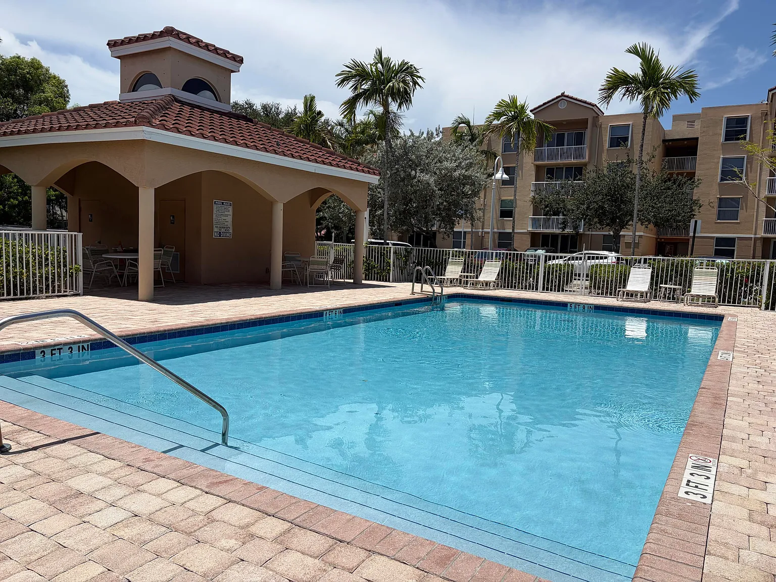 2 bed, 2.0 bath, 1078 sqft, $2,500 — Photo 3