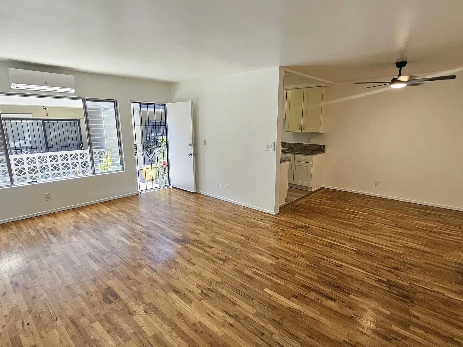 2 bed, 775 sqft, $2,395 — Photo 3