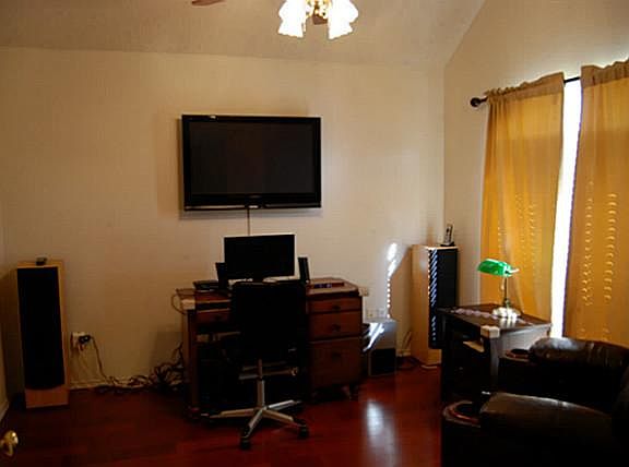 3rd image of 1809 Oak Bend Ln