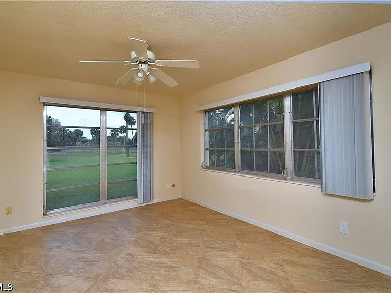 9 Park Lane Cir — Photo 20