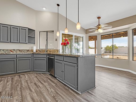 4th image of 1617 W Canyon Shadows Ln