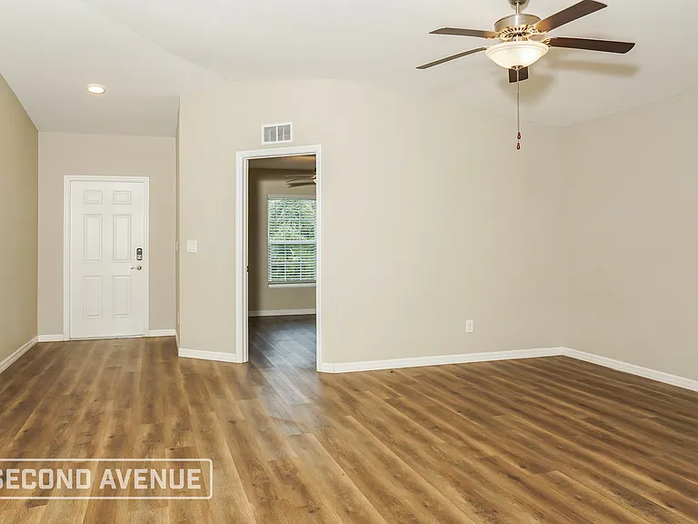 14134 Packard Ave — Photo 6