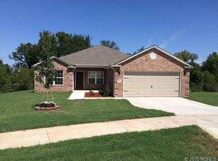 11445 SW 26th St, Yukon, OK 73099