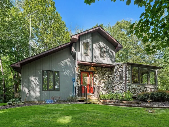 2913 Grange Rd, Berrien Springs, MI 49103