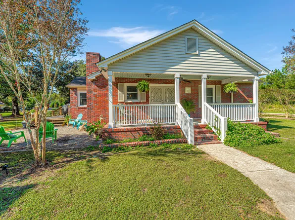 417 Embassy Dr, Summerville, SC 29483