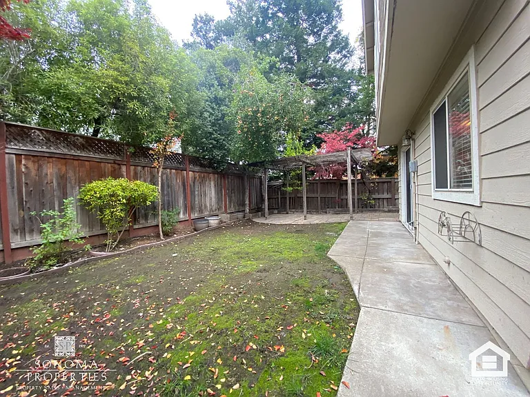 208 Todd Ave — Photo 28
