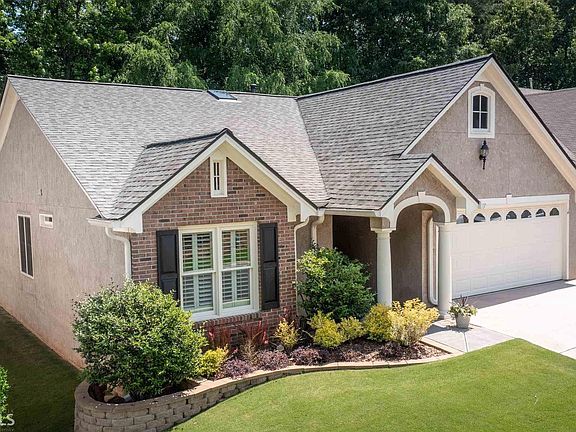 2nd image of 112 Masters Dr N