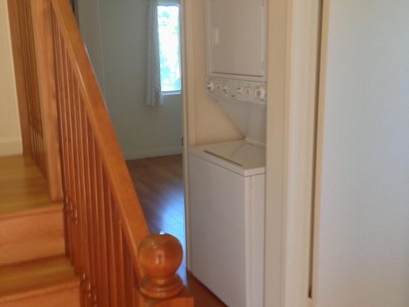 3rd image of 148 N Mar Vista Ave Unit 5