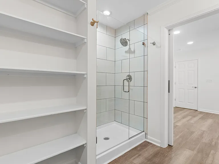 320 Clay St — Photo 20