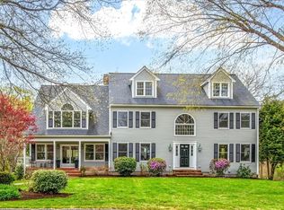 9 Acorn Cir, Medfield, MA 02052