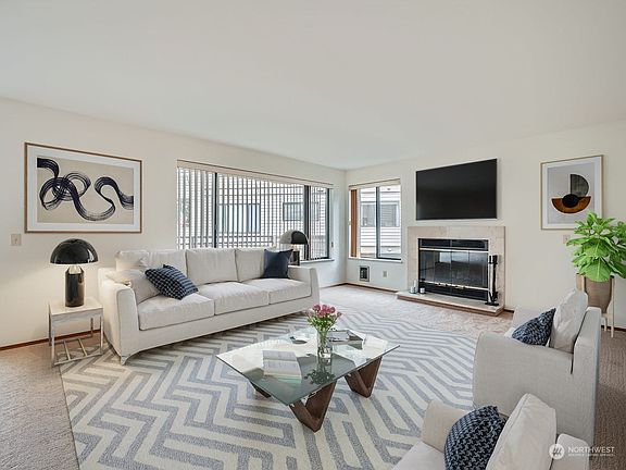 3rd image of 914 S 248th St #14