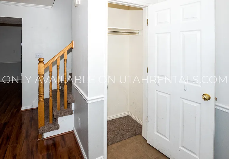 1057 S 810 E — Photo 16