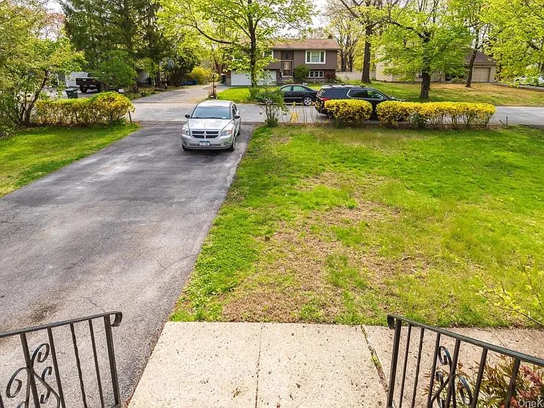 35 Island View Ave — Photo 2