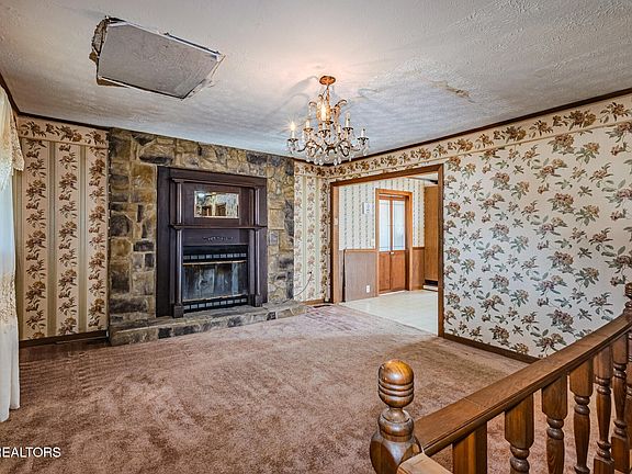 3rd image of 301 Mahala Rd