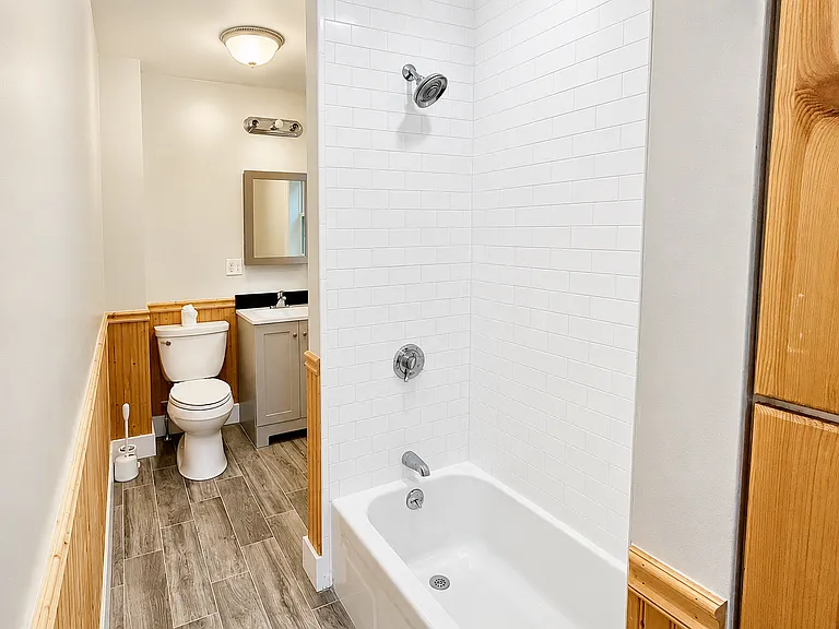 31 Adrian St — Photo 12