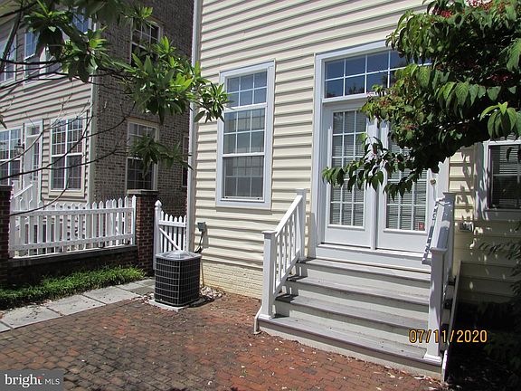 3rd image of 23517 Gardenside Pl