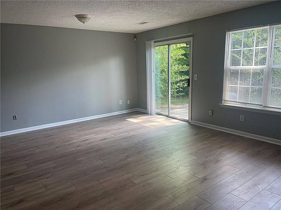 5th image of 5322 Creekview Ln