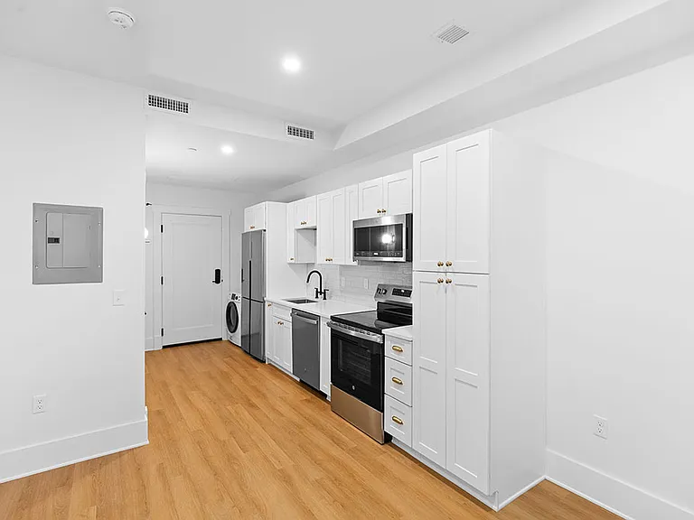 31 Hope St #105 — Photo 9