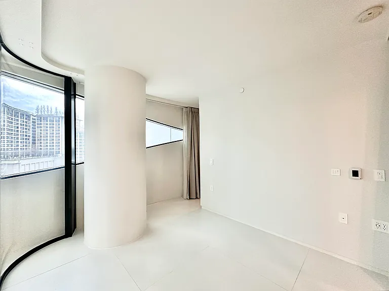 1033 Nelson St — Photo 7