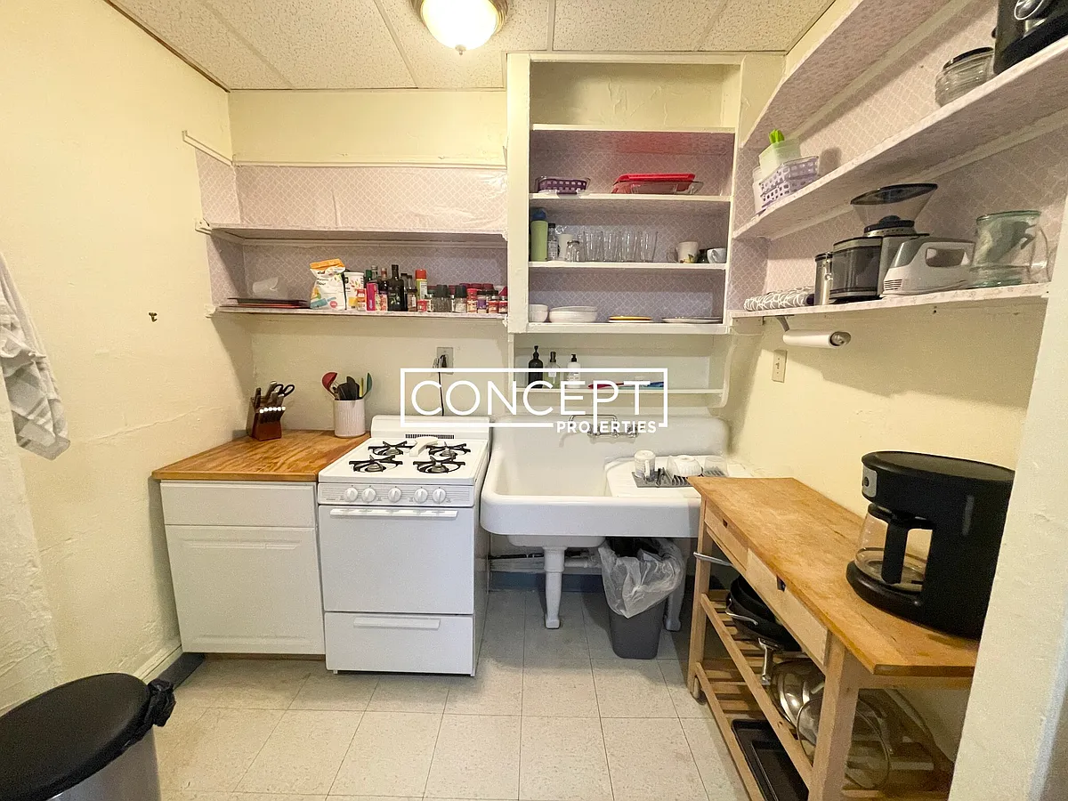 Building Photo - 24 Phillips St #4CP