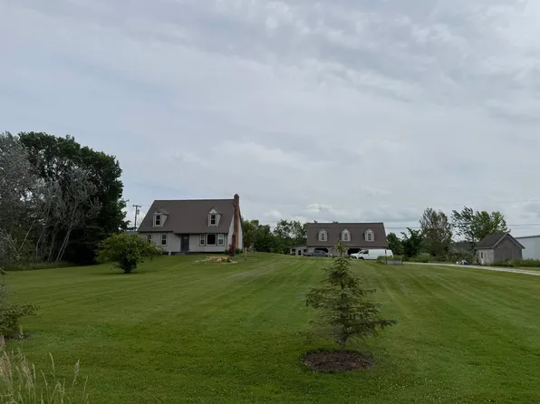 5401 Church Rd, Casco, MI 48064