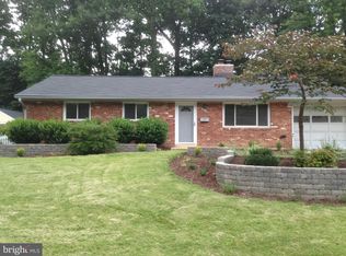 7411 Long Pine Dr, Springfield, VA 22151
