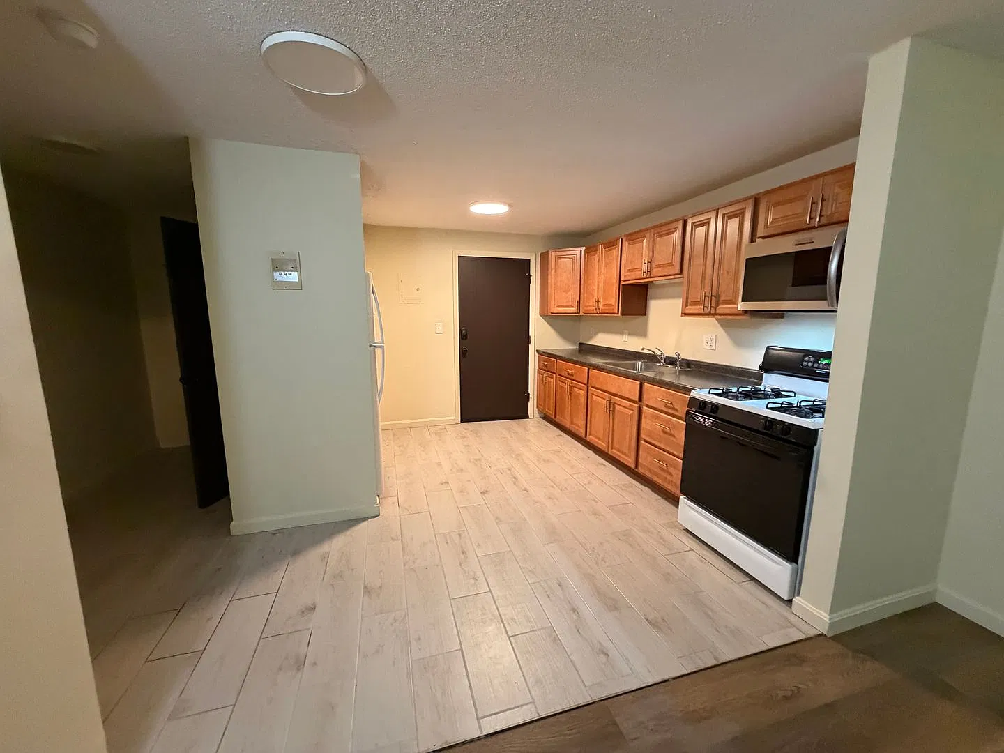 81 Fisherville Rd — Photo 3