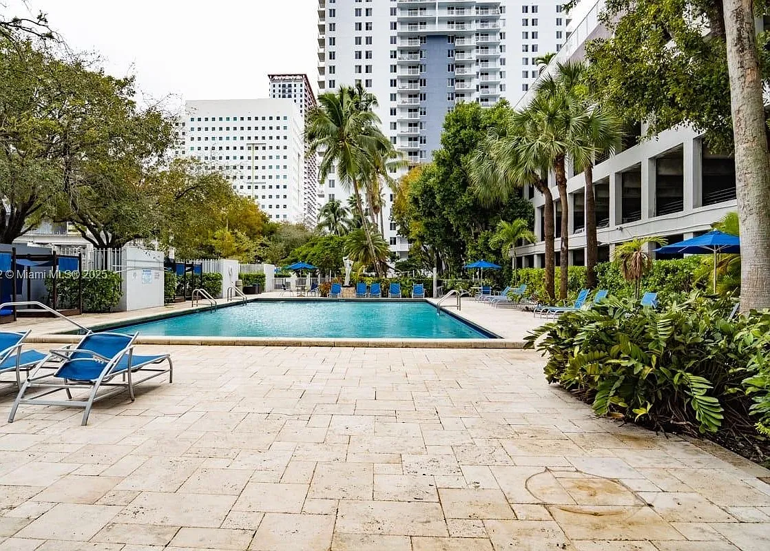 2 bed, 848 sqft, $2,800 — Photo 4