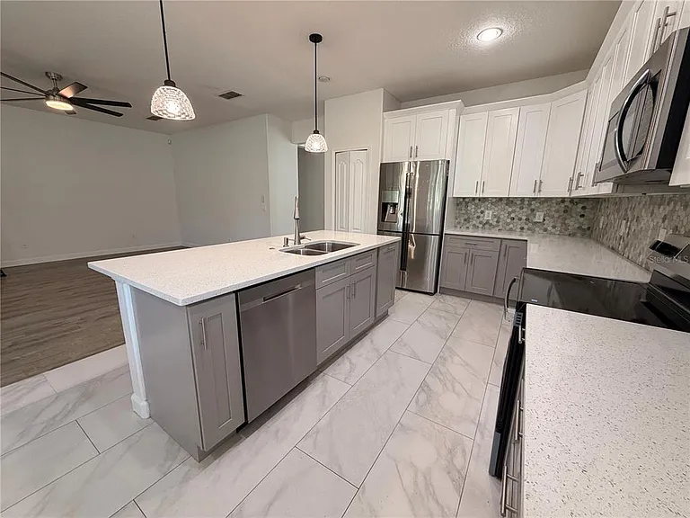 2347 Crosston Cir — Photo 5