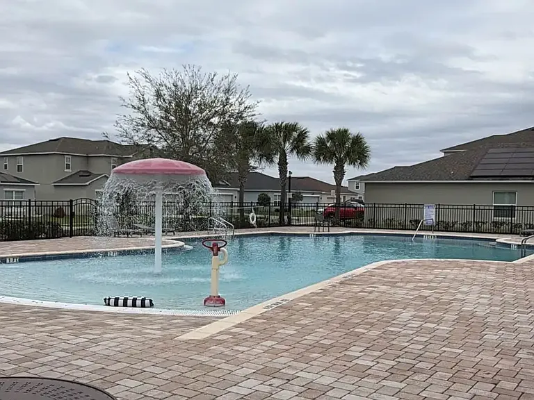 564 Meadow Bend Dr — Photo 22