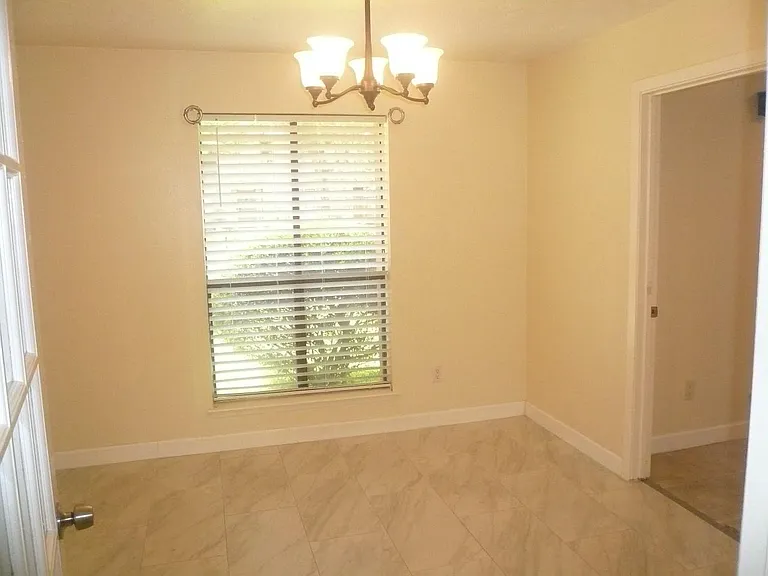 2826 Green Fields Dr — Photo 4