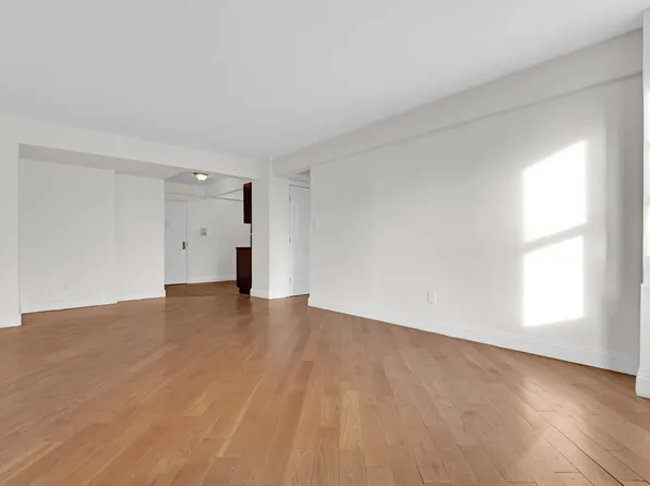 99 Lafayette Avenue image 2 of 5