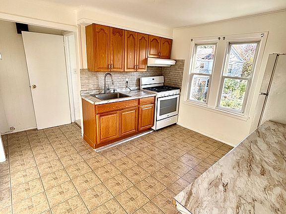 3rd image of 149 Brighton Ave Floor 2