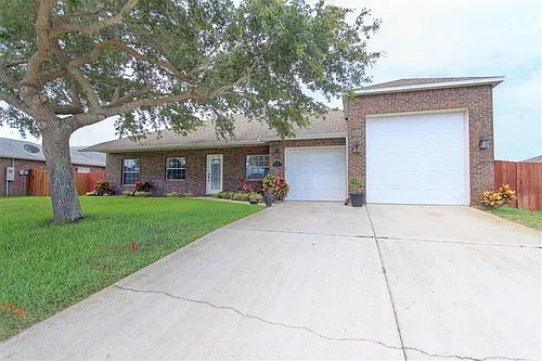 125 Palm Cir Photo 1