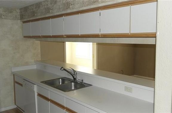 4th image of 1300 Heatherwood Ln